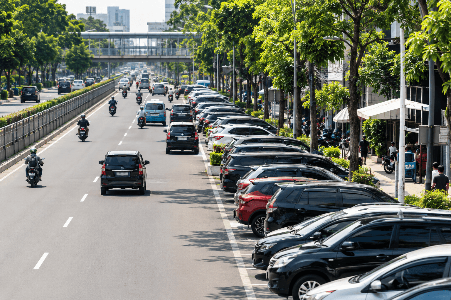 Mobil Sering Parkir di Pinggir Jalan? Ini Risiko pada Permukaan Cat